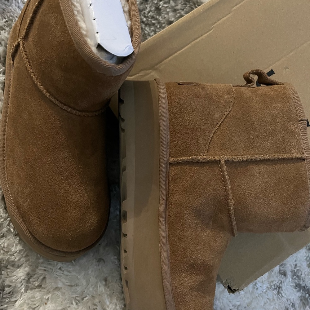 Ugg Chestnut Platform Mini Boots - Picture 6 of 7